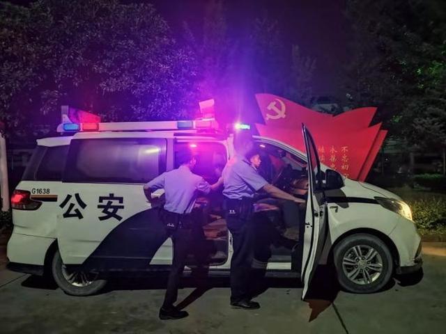 武义县：民警急流中救援落水者，上岸后才发现双脚已血迹斑斑, 你怎么看民警为救落水者牺牲了武义县：56岁检察干警洪流中勇救落水老人, 你怎么看